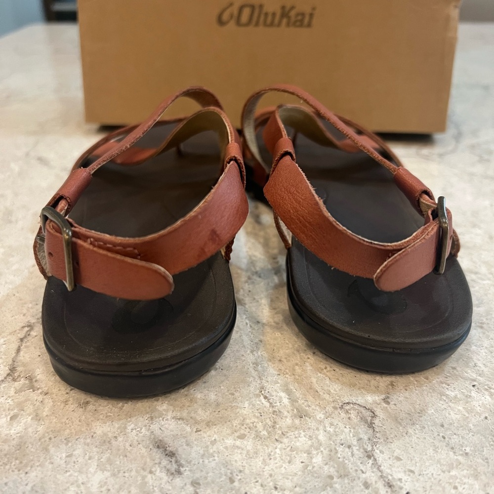 OluKai Upena Women’s 7 Cedarwood Flip Flop, Sandals Sludes - Picture 6 of 8
